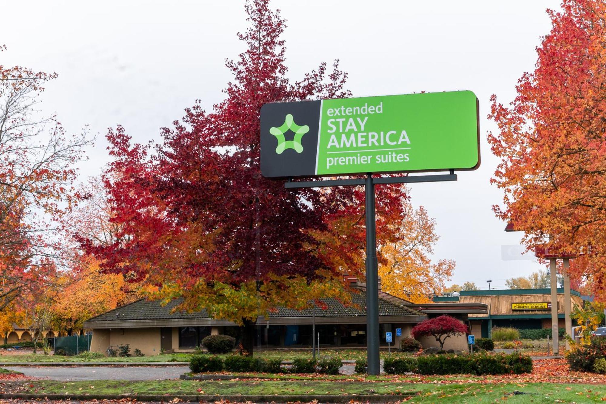 Extended America Premier - - North Hotel Portland